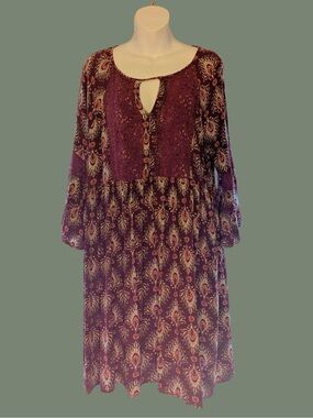 Beautiful Boho Floral Print Keyhole Dress in Burgundy